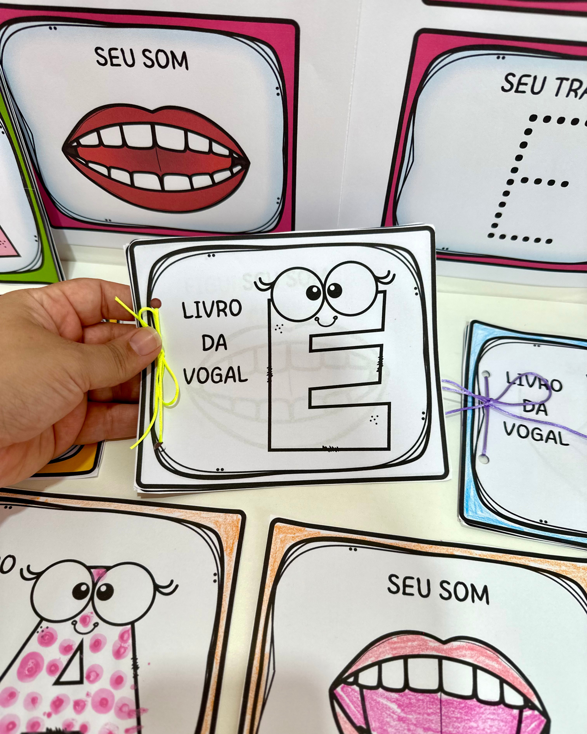 LIVRINHO DAS VOGAIS - Imagem 2