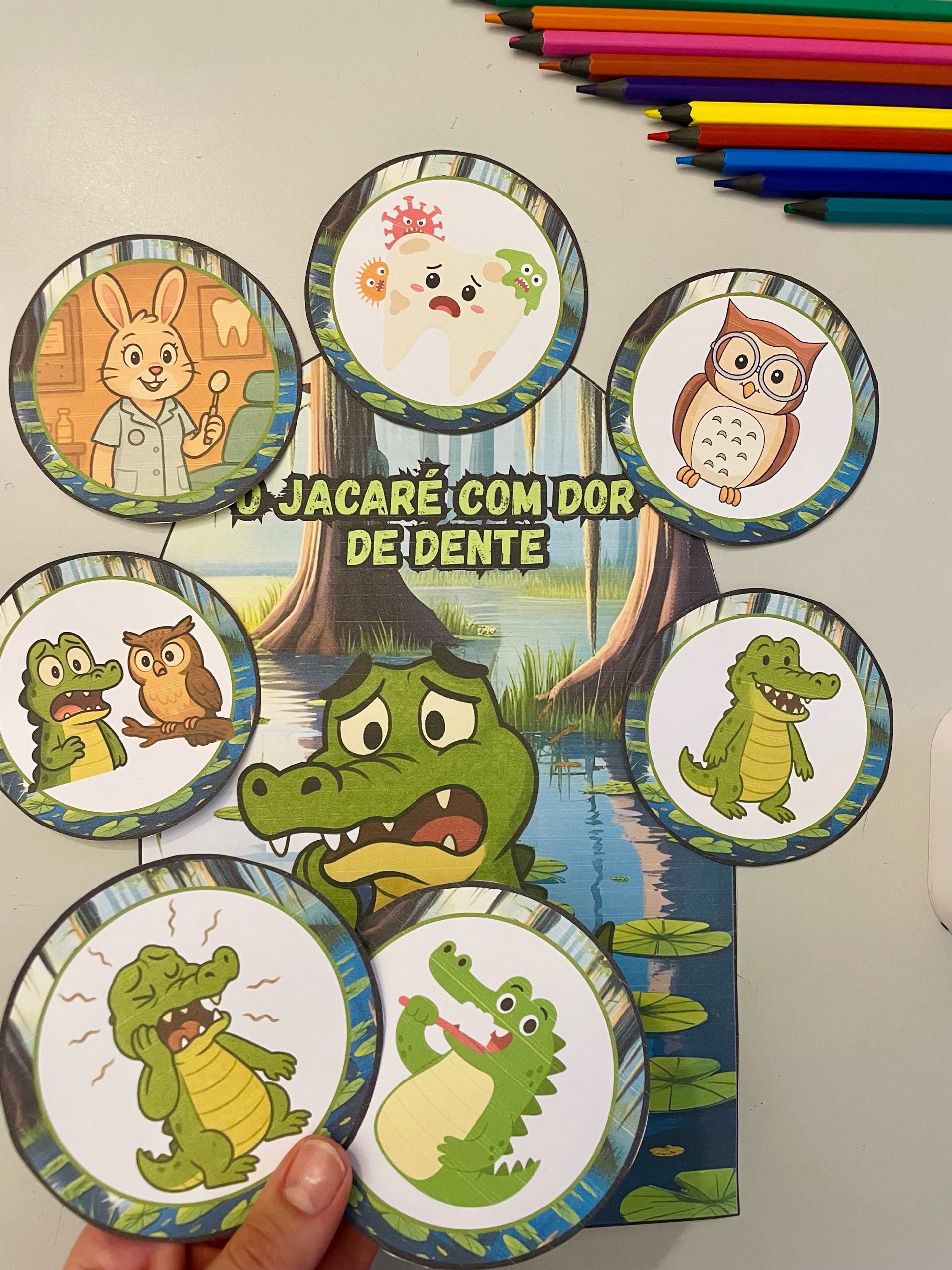 LUVA DE HISTÓRIA - O JACARÉ COM DOR DE DENTE - Imagem 2