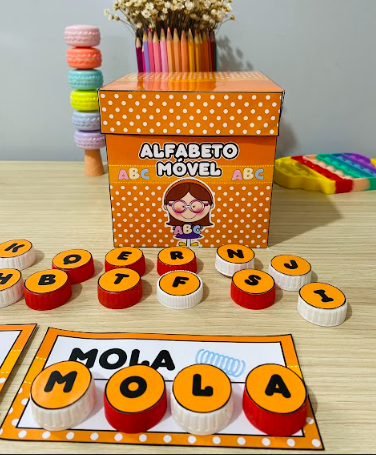 CAIXA ALFABETO MÓVEL