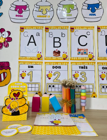 KIT TUDO SOBRE MIM ABELHINHA