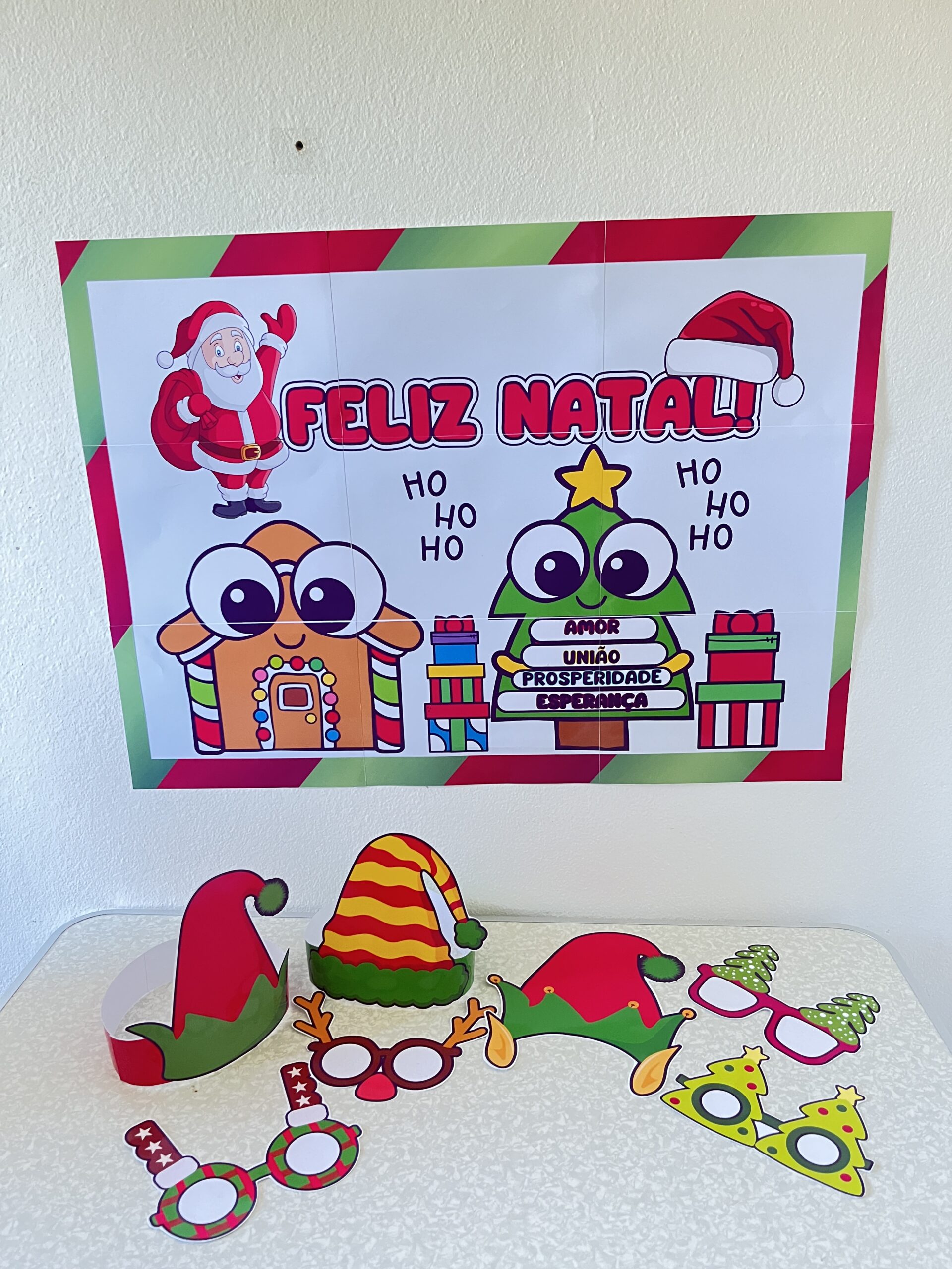 PAINEL DE NATAL + OCULOS E GORROS