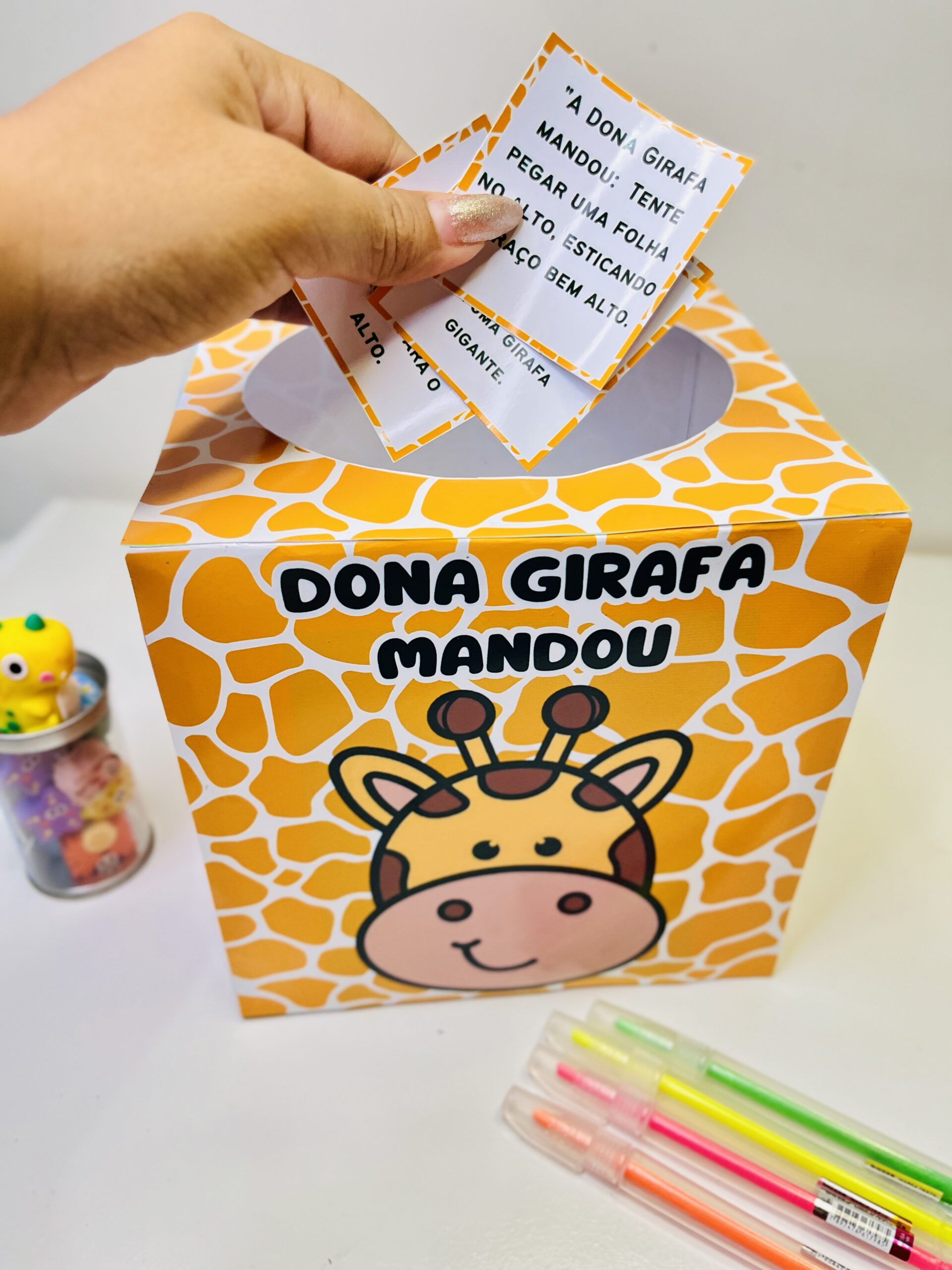 DONA GIRAFA MANDOU