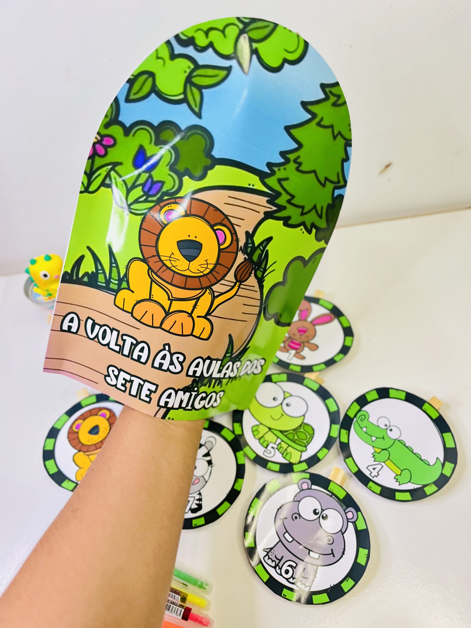 HISTÓRIA NA LUVA- A VOLTA ÀS AULAS DOS SETE AMIGOS. - Imagem 5