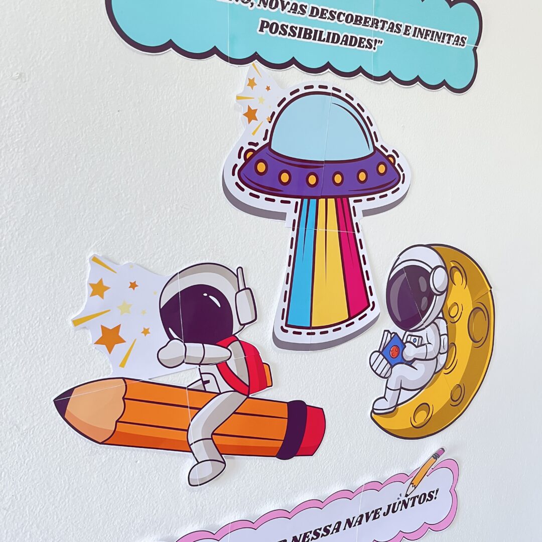 PAINEL VOLTA ÀS AULAS: TEMA ASTRONAUTA